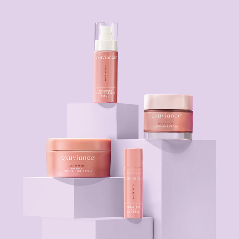 Kuva sosiaaliseen mediaan Exuviance Age Reverse Ryhmäkuva 1