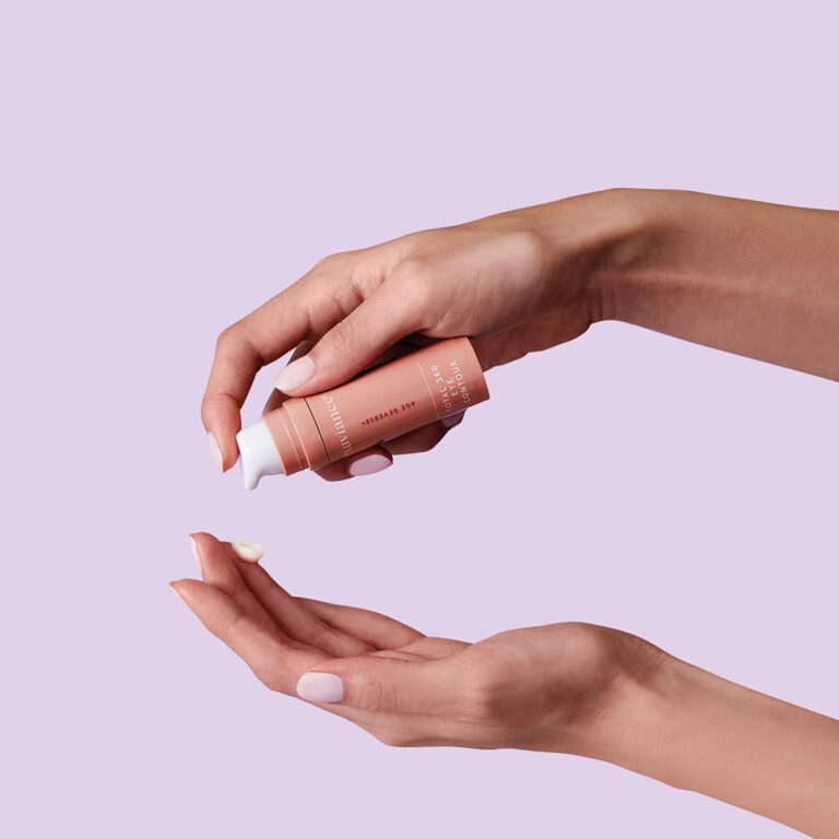 Kuva sosiaaliseen mediaan Exuviance Age Reverse Total 360 Eye Contour 1