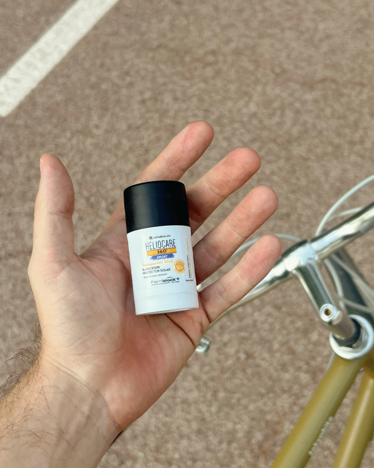 Kuva sosiaaliseen mediaan Heliocare Sport Transparent Stick 2