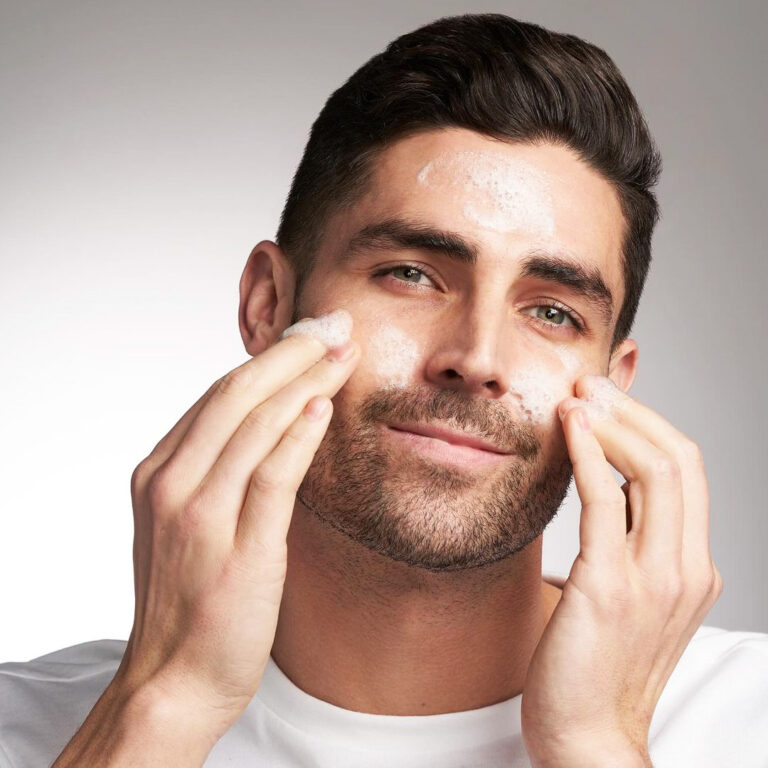 Kuva sosiaaliseen mediaan NEOSTRATA miehille