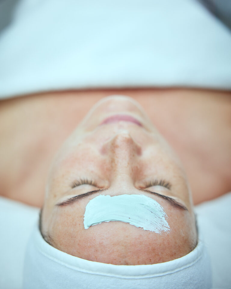 Kuva sosiaaliseen mediaan NEOSTRATA hoidot 3