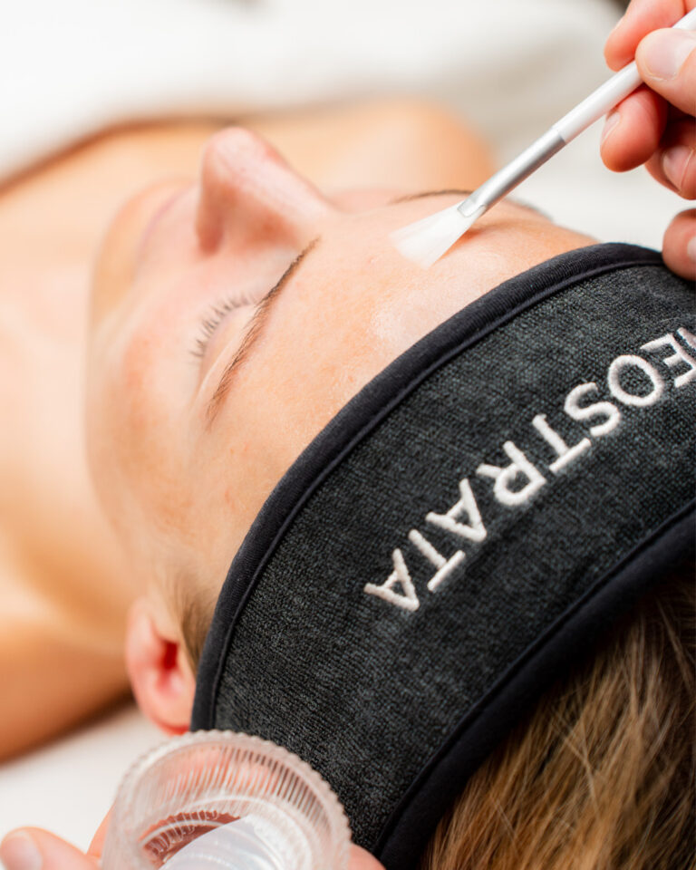 Kuva sosiaaliseen mediaan NEOSTRATA hoidot 6