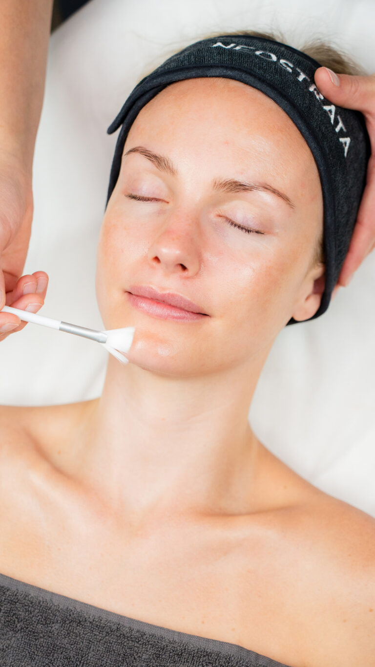 Kuva sosiaaliseen mediaan NEOSTRATA hoidot 4 story