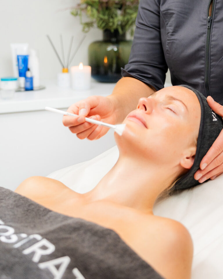 Kuva sosiaaliseen mediaan NEOSTRATA hoidot 5