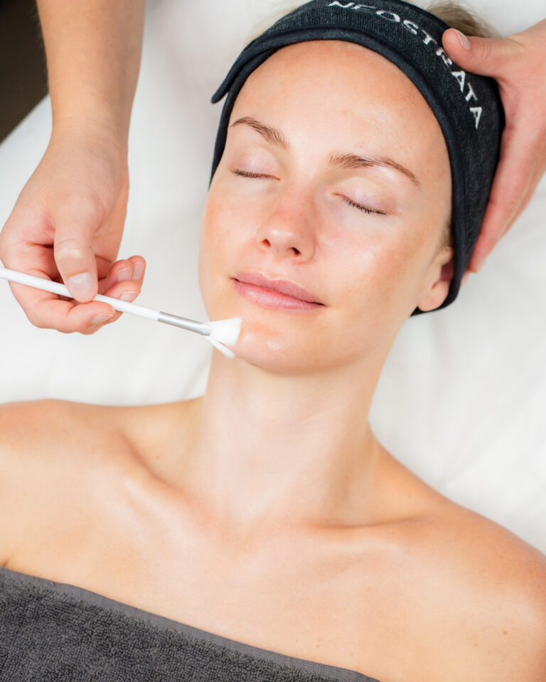 Kuva sosiaaliseen mediaan NEOSTRATA hoidot 4