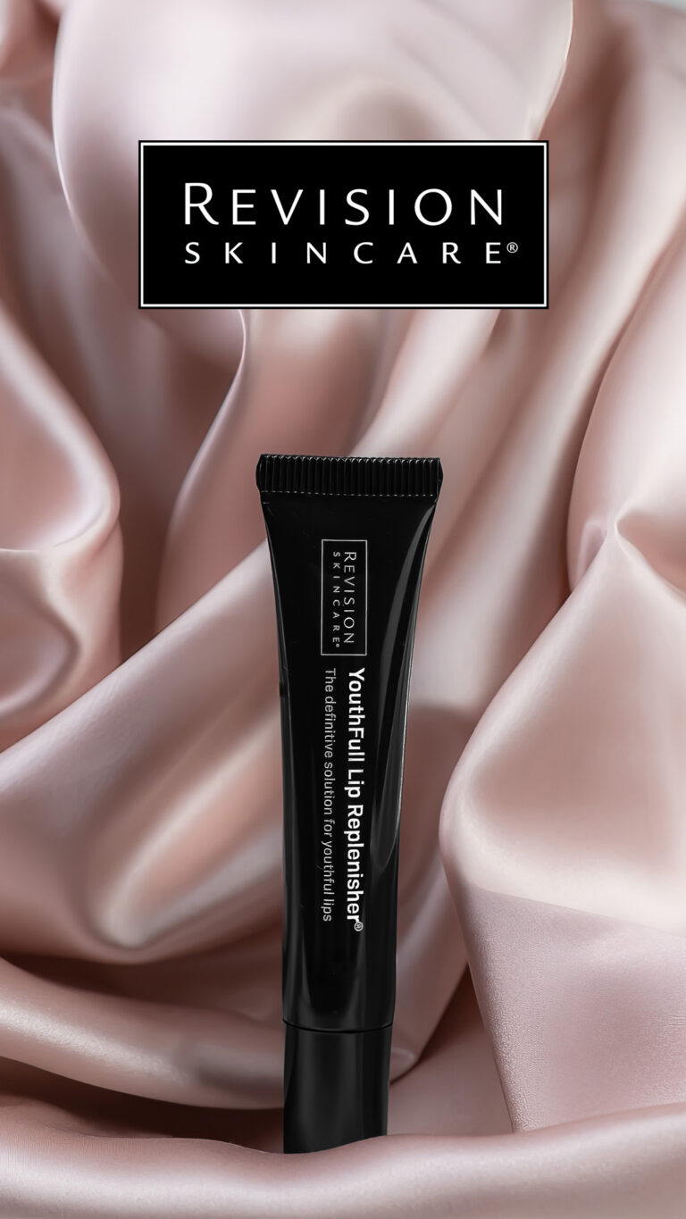 Kuva sosiaaliseen mediaan Revision Skincare YouthFull Lip Replenisher miljöbild story