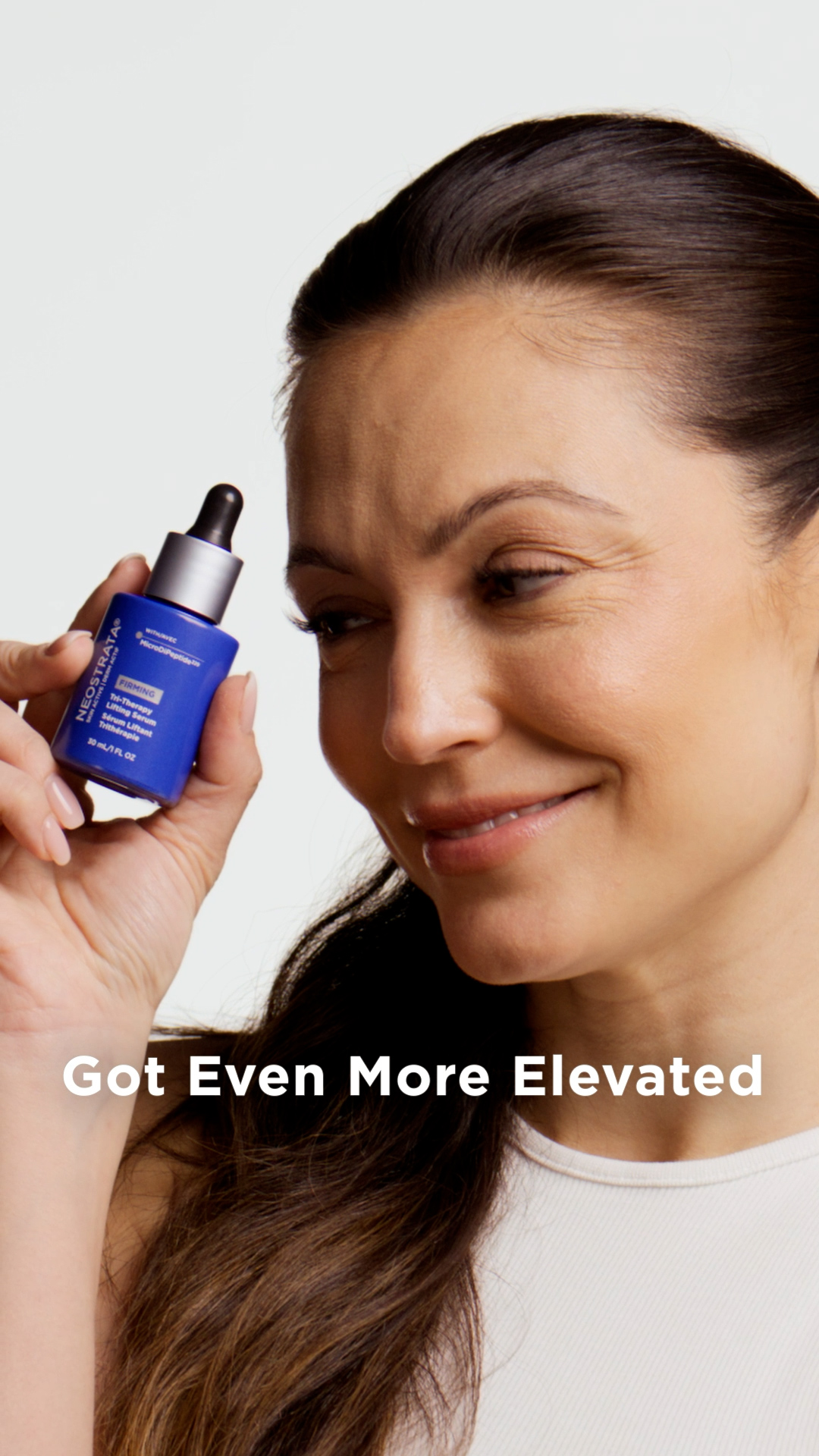 Video sosiaaliseen mediaan NEOSTRATA Tri-Therapy Lifting Serum