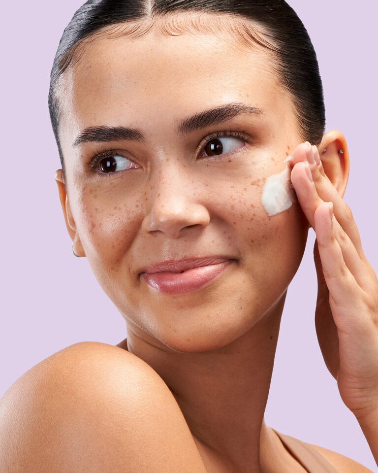 Kuva sosiaaliseen mediaan Exuviance Pro-Plump Hydrating Cream model post