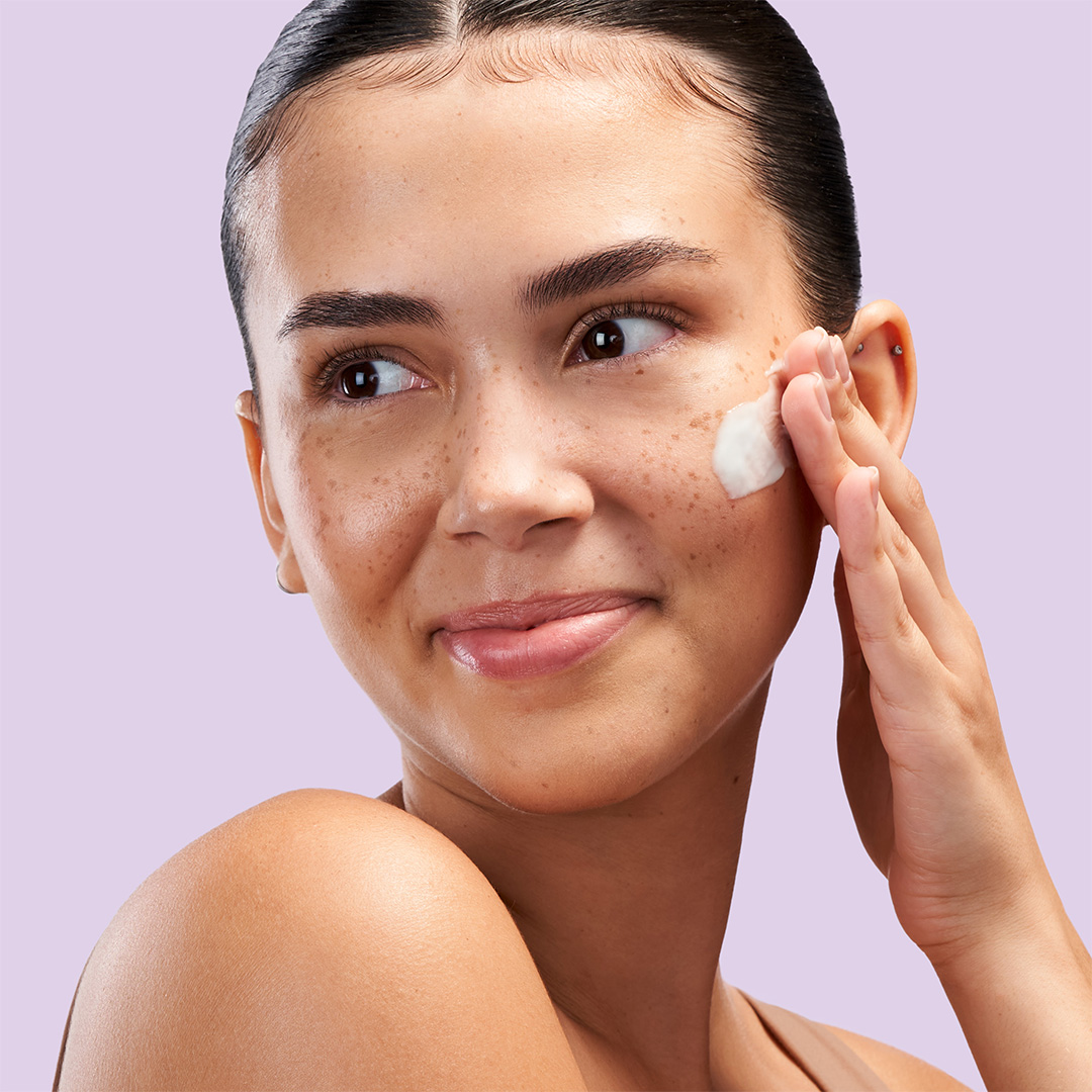 Kuva sosiaaliseen mediaan Exuviance Pro-Plump Hydrating Cream model post square