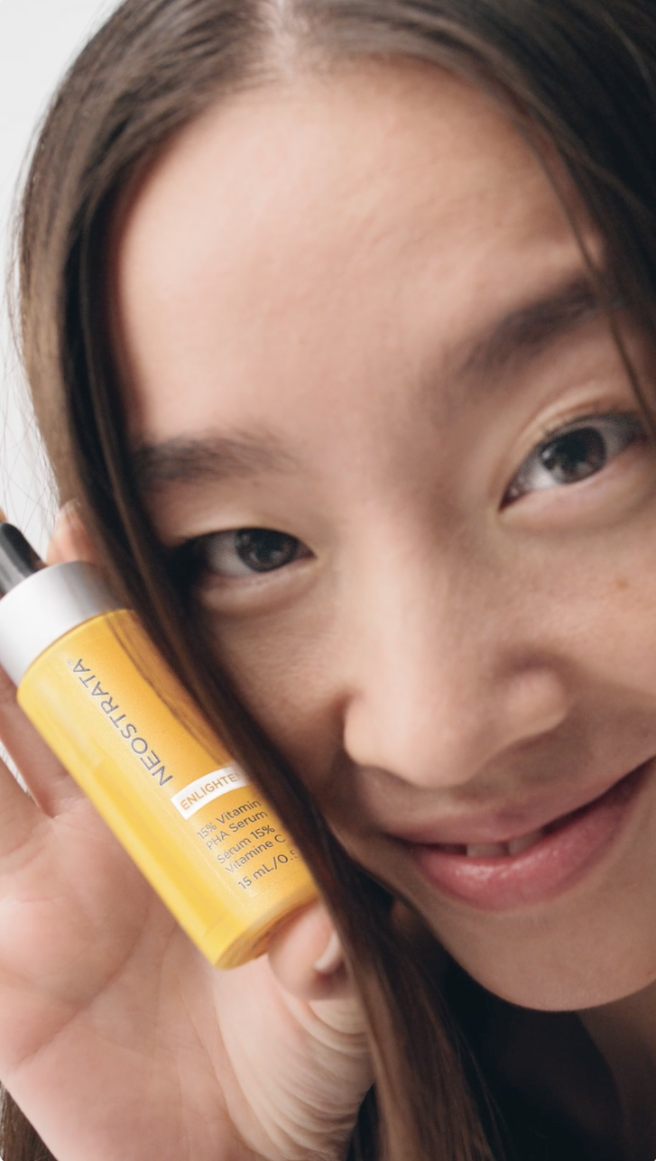 Video sosiaaliseen mediaan NEOSTRATA Vitamin C + PHA (English)